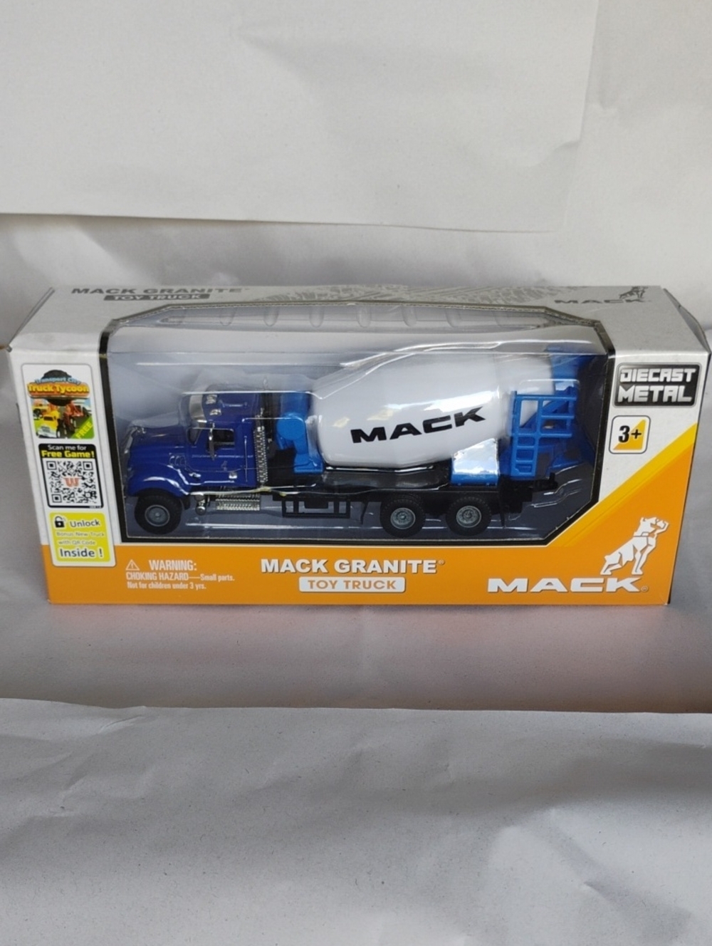 (A-1) NWT Mack Granite Die Cast Cement Mixer Toy Truck
